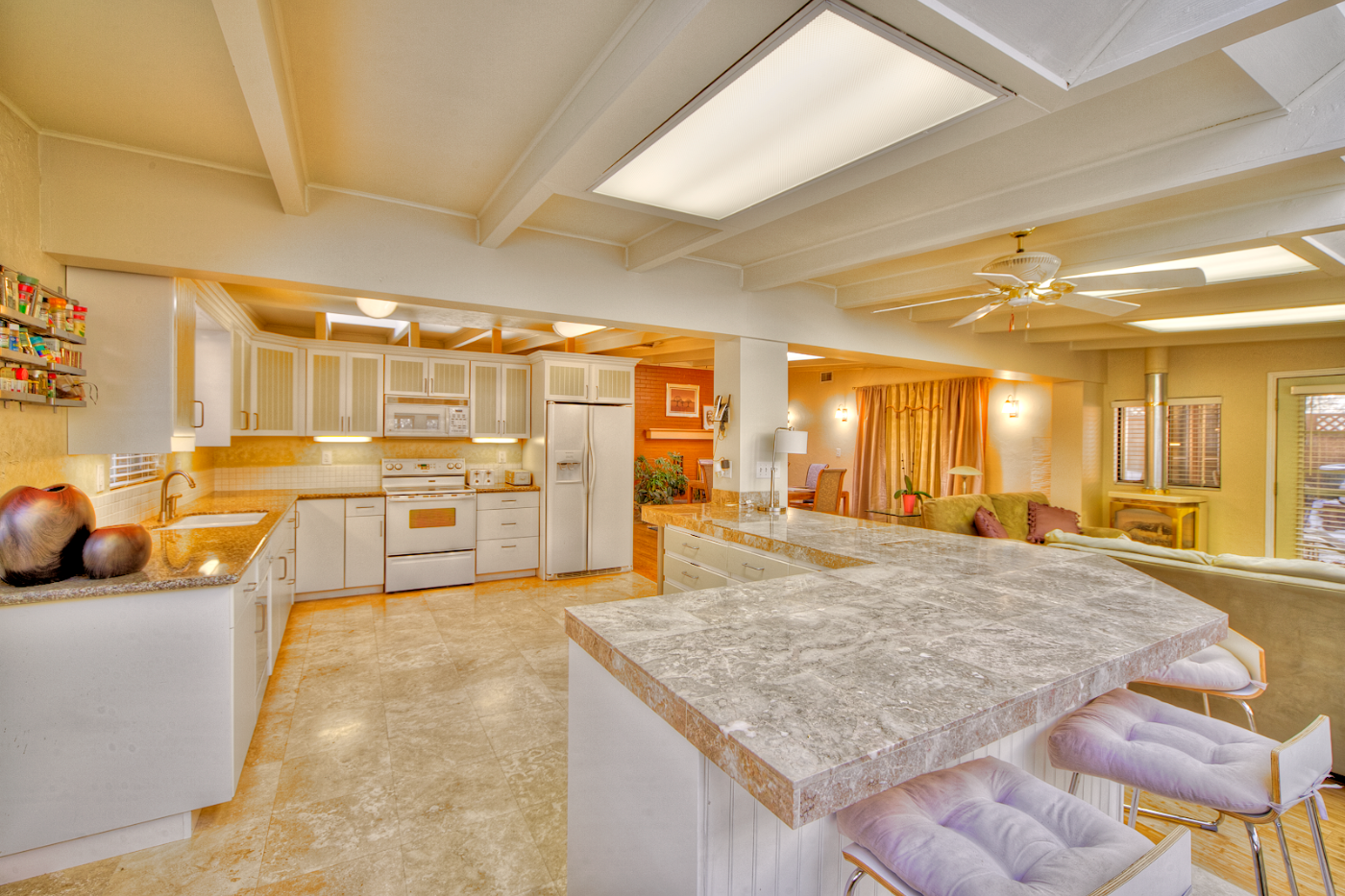 Shooting inside and out, our photos are top quality